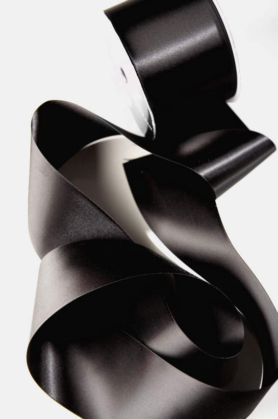 无人,竖图,室内,特写,白天,白色背景,正面,静物,阴影,环绕,缠绕,反射,影子,办公用品,文具,一个,黑色,摄影,影棚,单个,办公设备,文具用品,胶布,纠缠,透明胶,文化工具,黏胶,彩图,影棚拍摄,拍摄