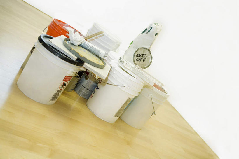 无人,横图,俯视,室内,特写,白天,地板,装修,许多,装饰,材料,铁桶,桶,地面,很多,装潢,木地板,粉刷,容器,刷子,储藏,油漆,保护,涂料,储存,彩图,高角度拍摄,贮存