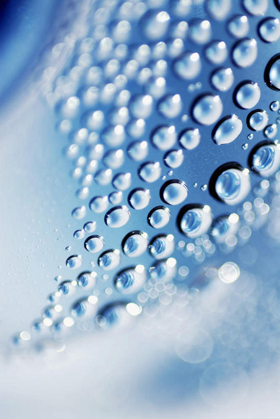 无人,竖图,俯视,室内,特写,白天,水,餐桌,桌子,杯子,阴影,朦胧,模糊,反射,液体,影子,饮用水,玻璃制品,一个,水杯,矿泉水,摄影,影棚,单个,餐台,苏打,蒸馏水,碳酸钠,化学物质,纯碱,碱面,玻璃杯,彩图,高角度拍摄,影棚拍摄,拍摄