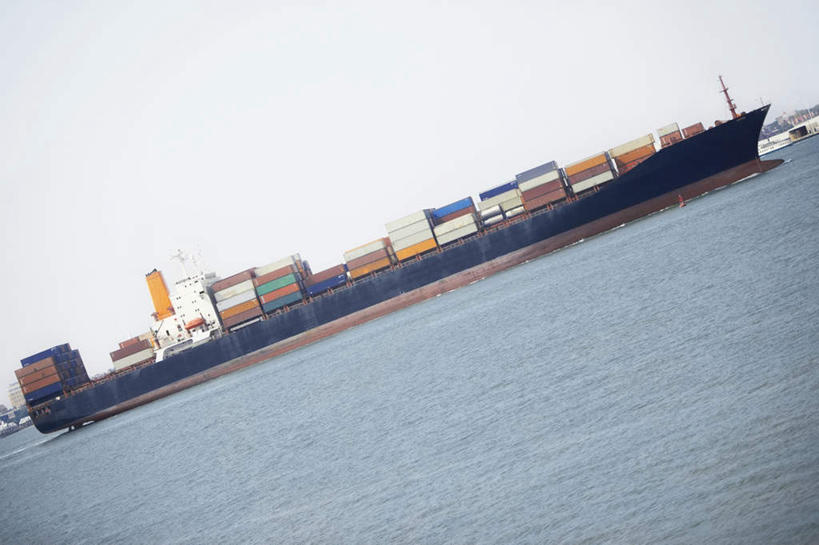 无人,横图,室外,白天,正面,旅游,度假,海浪,海洋,美景,船,美国,一艘,景观,浪花,集装箱,娱乐,货柜,蓝色,蓝天,天空,自然,海水,箱子,交通工具,天,享受,休闲,景色,放松,运输,晴朗,北美,北美洲,自然风光,载具,美洲,货船,海景,物流,万里无云,查尔斯顿,南卡罗来纳州,北亚美利加洲,亚美利加洲,南卡罗来纳,扇榈之州,矮棕榈之州,大海,风浪,海,海水的波动,近岸浪,涌浪,晴空,晴空万里,彩图,商船