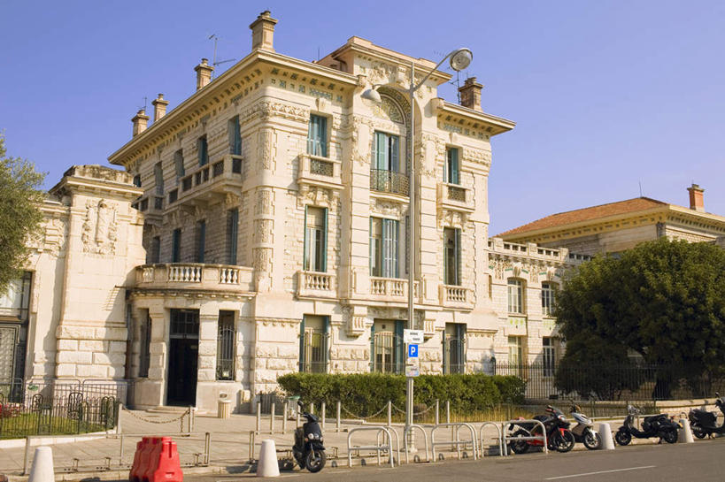 无人,横图,室外,白天,仰视,度假,美景,植物,窗户,城市风光,城市,道路,路,路灯,公路,汽车,照明,摩纳哥,欧洲,一排,许多,阴影,整齐,光线,影子,景观,灯光,交通,娱乐,玻璃窗,车,灯,树,树木,排列,蓝色,绿色,蓝天,天空,阳光,自然,交通工具,轿车,天,享受,休闲,摩纳哥公国,景色,放松,生长,晴朗,成长,照亮,照明设备,队列,载具,万里无云,蒙特卡洛,蒙地卡罗,晴空,晴空万里,马路,彩图,低角度拍摄