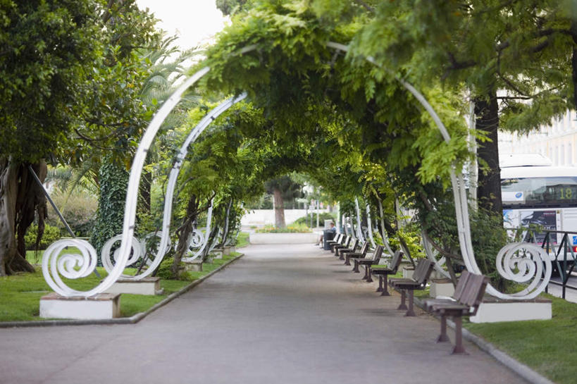 无人,栏杆,横图,室外,白天,正面,度假,美景,城市风光,城市,道路,路,椅子,摩纳哥,欧洲,一排,许多,阴影,整齐,光线,影子,景观,围栏,小路,交通,娱乐,护栏,排列,蓝色,蓝天,天空,阳光,天,享受,休闲,摩纳哥公国,景色,放松,晴朗,队列,万里无云,蒙特卡洛,蒙地卡罗,晴空,晴空万里,彩图