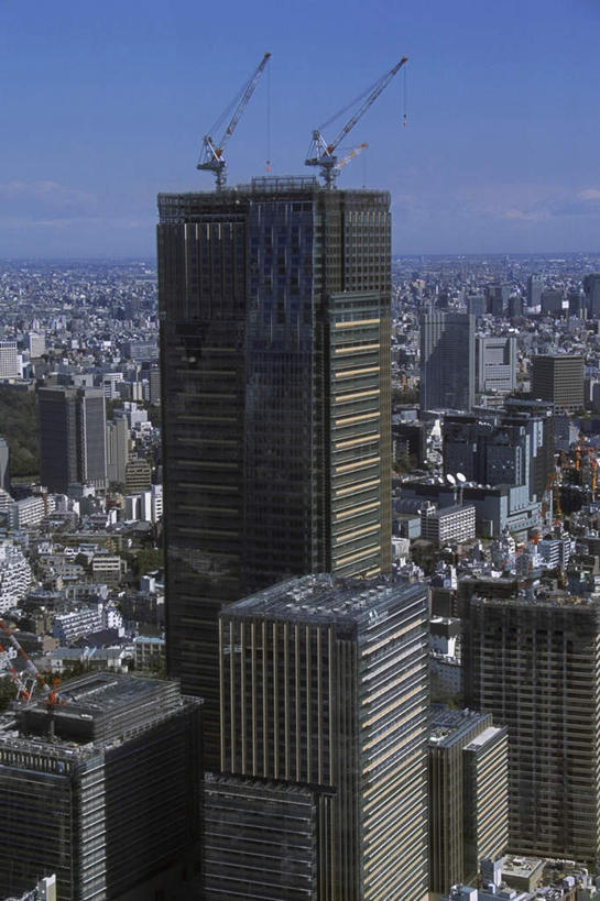 无人,家,高楼大厦,竖图,室外,白天,正面,度假,技术,美景,城市风光,城市,大厦,建筑,摩天大楼,东京,日本,亚洲,阴影,光线,影子,房屋,屋子,景观,云,云朵,建筑群,云彩,娱乐,设备,建设,楼房,住宅,吊车,施工,蓝色,白云,蓝天,天空,阳光,交通工具,天,享受,休闲,机械,起重机,景色,放松,晴朗,工程,载具,东亚,本州,关东地方,本州岛,日本国,东京都,工作车,施工车,汽车吊,晴空,彩图,房子,大楼,高层建筑,高楼,摩天楼