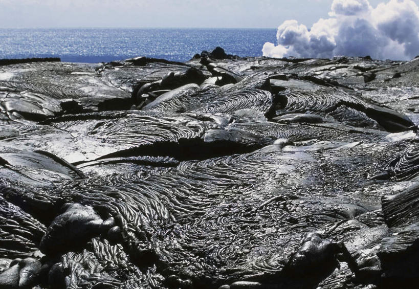 无人,横图,室外,白天,正面,旅游,度假,海浪,海洋,火山,石头,美景,加拿大,阴影,光线,石子,影子,景观,浪花,水平线,辽阔,海平线,娱乐,蓝色,蓝天,天空,阳光,自然,海水,天,享受,休闲,广阔,景色,放松,晴朗,一望无际,北美,北美洲,自然风光,美洲,海景,沉积岩,万里无云,比格岛,北亚美利加洲,亚美利加洲,无边无际,一马平川,水成岩,哈德逊湾,大海,风浪,海,海水的波动,活火山,近岸浪,石块,岩石,涌浪,晴空,晴空万里,彩图,水天相接,水天一线