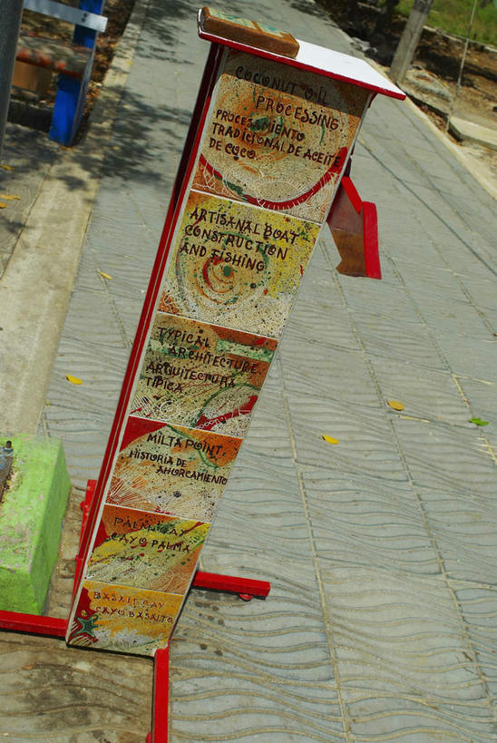 无人,竖图,俯视,室外,特写,白天,度假,美景,城市风光,城市,道路,路,公路,哥伦比亚,阴影,光线,英文,标志,文字,影子,字符,字母,景观,交通,方向,娱乐,标识,箭头,阳光,享受,休闲,景色,南美,放松,英文字母,南美洲,指向,拉丁美洲,美洲,簇,亚美利加洲,南亚美利加洲,哥伦比亚共和国,马路,彩图,高角度拍摄