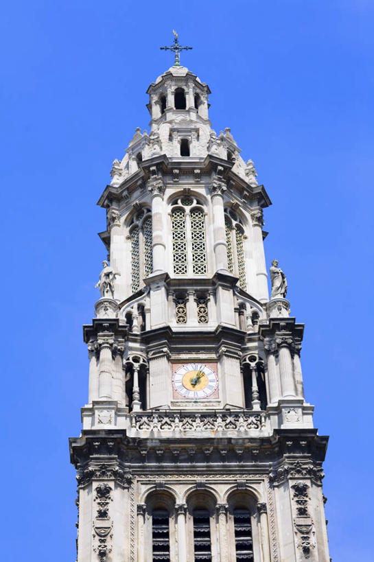 无人,高楼大厦,竖图,室外,白天,仰视,旅游,度假,标志建筑,大厦,地标,建筑,摩天大楼,法国,巴黎,欧洲,时间,时钟,首都,计时,娱乐,建设,蓝色,蓝天,天空,钟表,天,享受,休闲,表,旅游胜地,放松,晴朗,万里无云,法兰西共和国,法兰西第五共和国,塔钟,钟,晴空,晴空万里,彩图,低角度拍摄,大楼,高层建筑,高楼,摩天楼