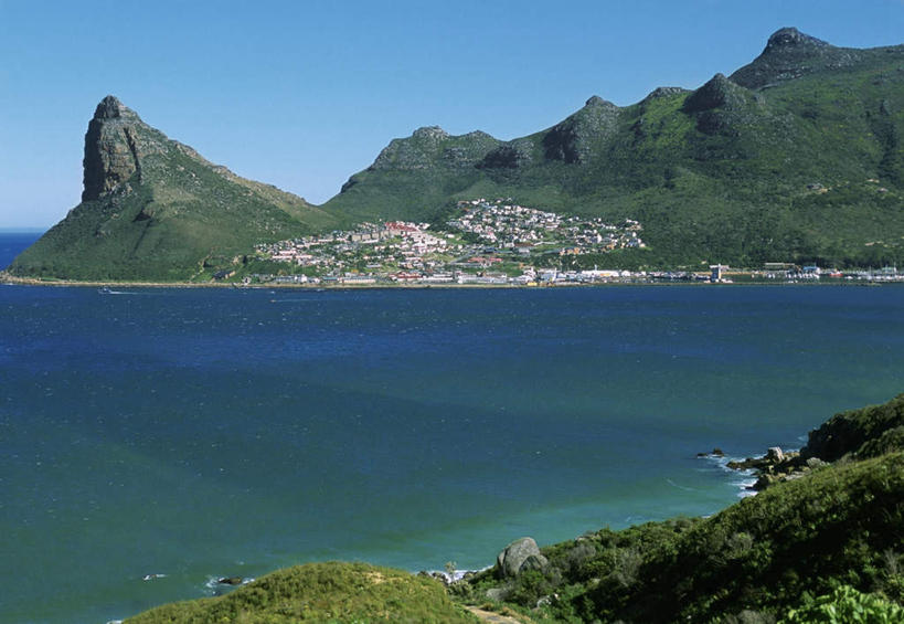 无人,家,横图,室外,白天,正面,度假,海浪,海洋,美景,山,山脉,城市风光,城市,非洲,南非,许多,阴影,光线,影子,房屋,屋子,景观,浪花,山峰,山峦,首都,娱乐,楼房,住宅,排列,蓝色,蓝天,天空,阳光,海水,群山,天,享受,休闲,景色,放松,晴朗,海景,万里无云,开普敦,省会,阿非利加洲,摆列,立法首都,南非共和国,西开普省,大海,风浪,海,海水的波动,近岸浪,涌浪,晴空,晴空万里,彩图,房子,布列,分列