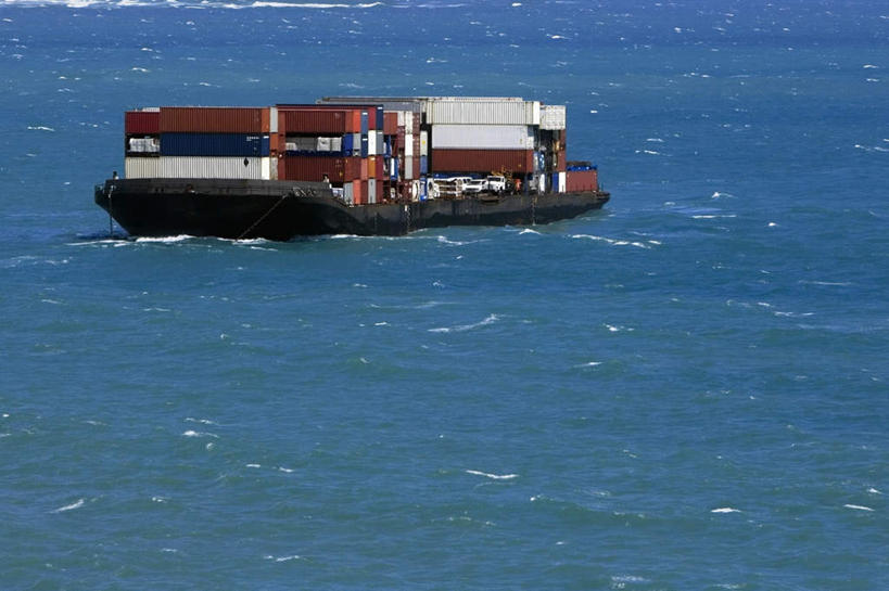 无人,横图,室外,白天,正面,度假,海浪,海洋,美景,城市风光,城市,轮船,船,一排,许多,整齐,景观,浪花,集装箱,很多,娱乐,货柜,排列,海水,箱子,交通工具,享受,休闲,景色,放松,运输,堆,队列,载具,海景,物流,大海,风浪,海,海水的波动,近岸浪,涌浪,彩图