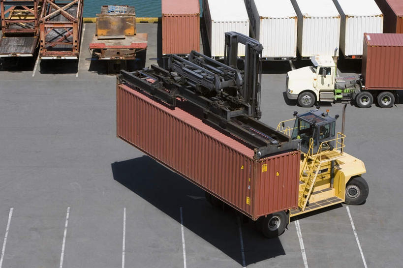 无人,码头,搬运,横图,俯视,室外,白天,技术,港口,一排,阴影,整齐,光线,影子,集装箱,货柜,车,排列,阳光,箱子,交通工具,机械,工程车,工业,运输,工程,叉车,队列,载具,物流,交通运输,工作车,彩图,高角度拍摄,摆渡口,埠头,渡口,渡头,港湾,海港,货运码头,口岸,商港