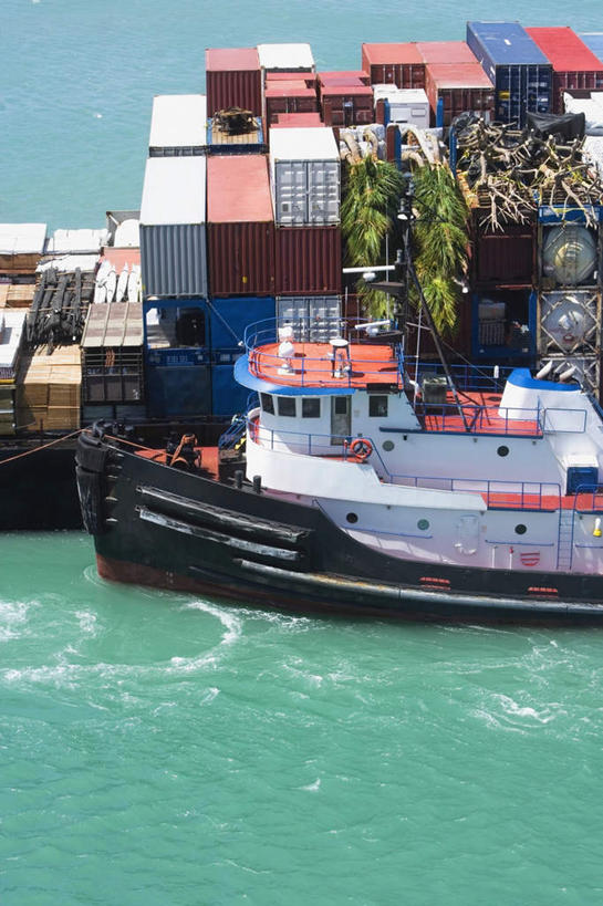 无人,竖图,俯视,室外,白天,海浪,海洋,轮船,船,一堆,许多,波纹,堆叠,堆积,飞溅,溅,液体,浪花,水滴,集装箱,很多,货柜,水珠,水纹,海水,箱子,船尾波,交通工具,波浪,运输,堆,喷洒,载具,海景,物流,大海,风浪,海,海水的波动,近岸浪,涌浪,彩图,高角度拍摄