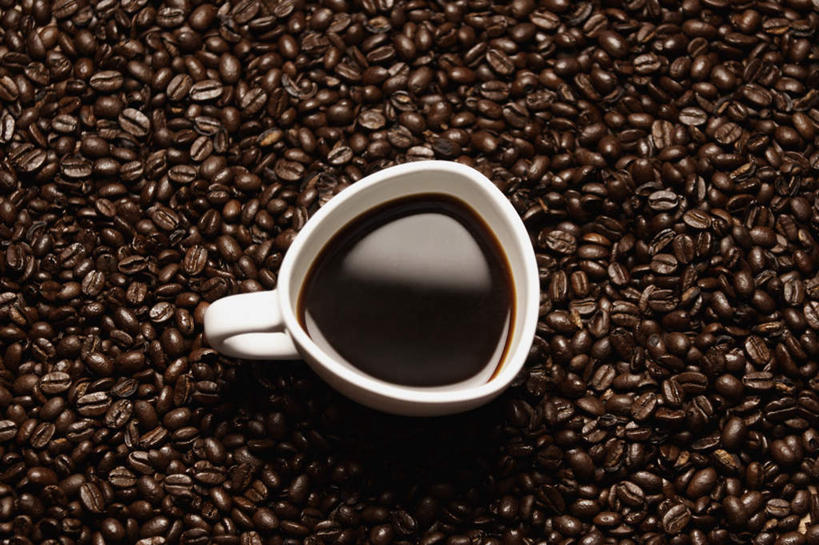 咖啡,无人,横图,俯视,室内,特写,白天,幸福,植物,豆,杯子,一堆,许多,堆叠,堆积,瓷器,豆类,豆子,棕色,咖啡杯,陶瓷制品,很多,一杯,娱乐,饮料,一个,咖啡豆,享受,休闲,温馨,放松,乐趣,摄影,影棚,单个,堆,提神,舒适,瓷杯,醒脑,豆科,软饮料,咖啡因,彩图,高角度拍摄,影棚拍摄,拍摄