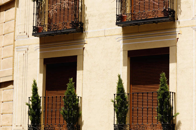 无人,家,栏杆,露台,横图,室外,白天,正面,度假,石头,美景,植物,阳台,城市风光,城市,西班牙,欧洲,阴影,光线,盆栽,石子,影子,房屋,墙,屋子,景观,公寓,围栏,盆景,娱乐,洋房,护栏,楼房,墙壁,墙面,住宅,绿色,阳光,自然,享受,休闲,景色,放松,生长,成长,南欧,托莱多,西班牙王国,托莱多省,石块,彩图,房子,露天阳台