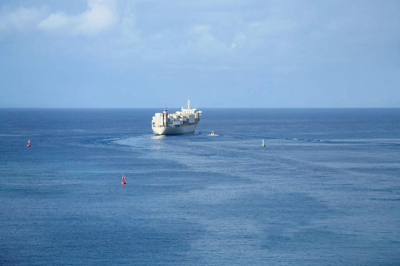 无人,横图,室外,白天,正面,旅游,度假,海浪,海洋,美景,船,阴影,波纹,飞溅,溅,光线,液体,影子,景观,浪花,水滴,水平线,云,云朵,辽阔,海平线,云彩,娱乐,游轮,游船,水珠,蓝色,白云,蓝天,水纹,天空,阳光,自然,海水,船尾波,交通工具,波浪,天,享受,休闲,广阔,景色,放松,晴朗,一望无际,喷洒,自然风光,载具,海景,旅游船,无边无际,一马平川,大海,风浪,海,海水的波动,近岸浪,涌浪,晴空,彩图,水天相接,水天一线