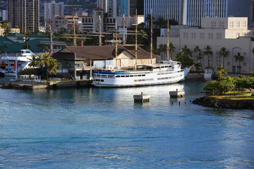 无人,高楼大厦,码头,横图,室外,白天,正面,度假,办公楼,海浪,海洋,美景,植物,城市风光,城市,大厦,港口,建筑,摩天大楼,写字楼,船,棕榈树,叶子,景观,浪花,绿叶,娱乐,游轮,游船,树,树木,绿色,自然,海水,楼宇,交通工具,享受,休闲,嫩叶,商务楼,景色,放松,生长,成长,载具,海景,棕榈叶,旅游船,叶,叶片,大海,风浪,海,海水的波动,近岸浪,涌浪,彩图,摆渡口,埠头,大楼,渡口,渡头,港湾,高层建筑,高楼,海港,货运码头,口岸,摩天楼,商港