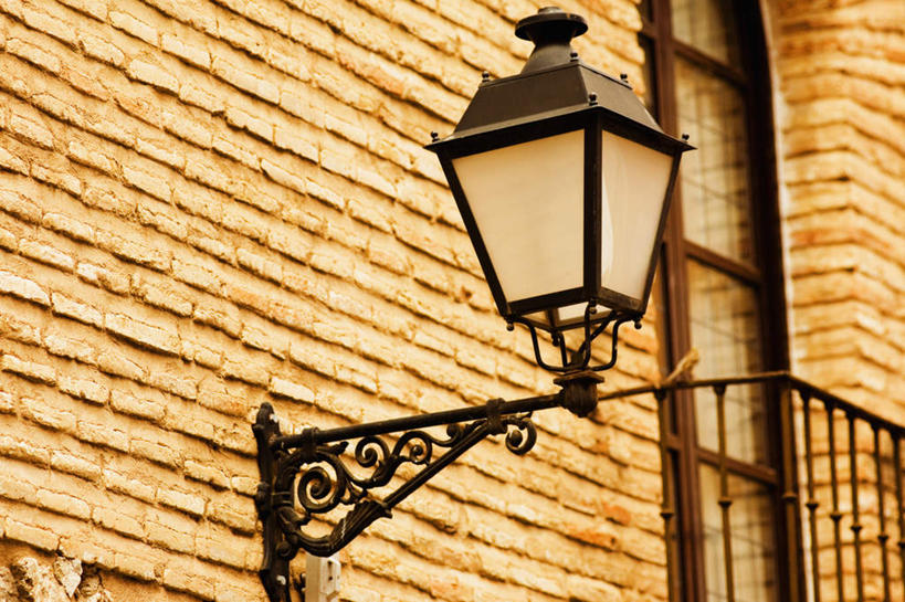 无人,家,栏杆,露台,横图,室外,白天,仰视,度假,美景,窗户,阳台,城市风光,城市,照明,西班牙,欧洲,壁灯,房屋,墙,屋子,景观,围栏,灯光,娱乐,护栏,楼房,玻璃窗,墙壁,墙面,住宅,灯,灯具,享受,休闲,景色,放松,照亮,照明设备,南欧,托莱多,西班牙王国,托莱多省,彩图,低角度拍摄,房子,露天阳台