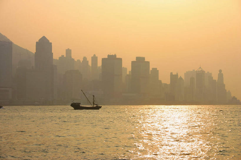 无人,高楼大厦,横图,全景,室外,白天,正面,度假,海浪,海洋,美景,日落,山,山脉,天际线,雾,城市风光,标志建筑,城市,大厦,地标,建筑,轮船,摩天大楼,船,香港,中国,亚洲,朦胧,模糊,景观,浪花,山峰,晚霞,霞光,落日,建筑群,山峦,娱乐,建设,天空,海水,黄昏,交通工具,群山,天,享受,休闲,景色,彩霞,放松,港,迷雾,载具,海景,东亚,湾仔,香港特别行政区,港澳台,中华人民共和国,夕照,湾仔区,大海,风浪,海,海水的波动,近岸浪,涌浪,大雾,夕阳,彩图,大楼,高层建筑,高楼,摩天楼,斜阳