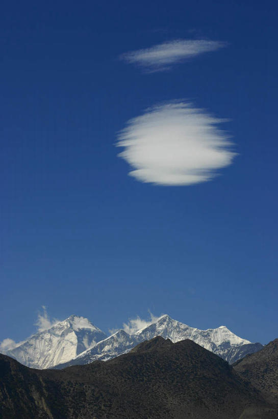 无人,竖图,室外,白天,仰视,旅游,度假,美景,山,雪,雪山,大雪,尼泊尔,亚洲,阴影,光线,影子,冰,积雪,景观,山峰,雪景,云,云朵,冬季,冬天,山峦,云彩,娱乐,蓝色,白云,蓝天,天空,阳光,自然,天,享受,休闲,景色,放松,寒冷,晴朗,冰冷,自然风光,南亚,喜马拉雅山脉,安纳普尔纳峰,尼泊尔王国,喜马拉雅山,严寒,喜马拉雅,冰凉,酷寒,凛冽,凛凛,极冷,库塘峰,晴空,彩图,低角度拍摄