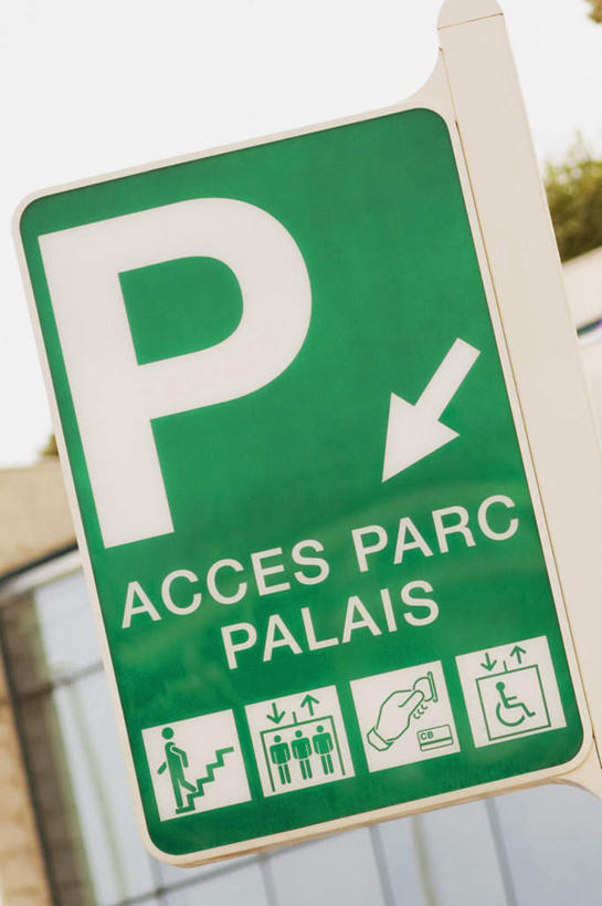 无人,竖图,室外,特写,白天,正面,指示牌,法国,欧洲,戛纳,英文,标志,路标,文字,字符,字母,方向,标识,路牌,箭头,绿色,英文字母,指向,滨海阿尔卑斯,法兰西共和国,簇,法兰西第五共和国,普罗旺斯.阿尔卑斯.蓝色海岸,普罗旺斯.阿尔卑斯.蓝色海岸大区,滨海阿尔卑斯省,坎城,康城,彩图