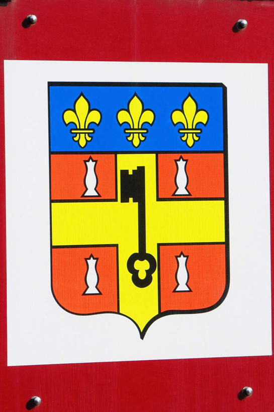 无人,竖图,室外,特写,白天,正面,安全,静物,标志,防护,钥匙,标识,保护,徽章,开启,封闭,警徽,保险,私密,保全,周全,安稳,安定,防盗,平安,彩图