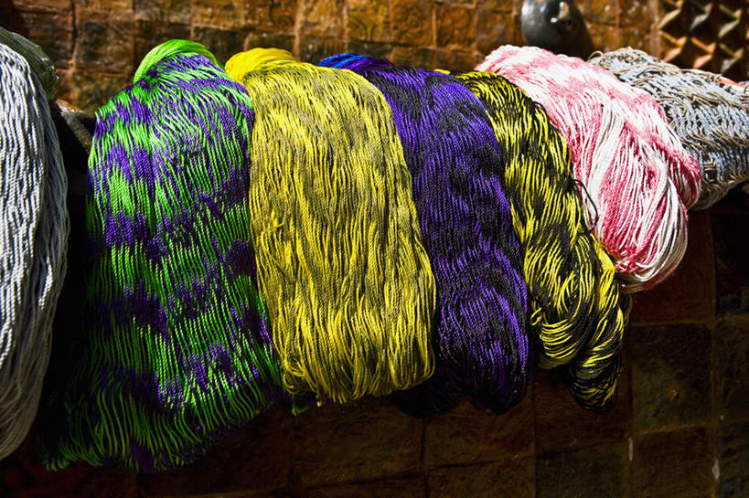 无人,商店,横图,彩色,室外,特写,白天,正面,购物,消费,静物,墨西哥,一堆,许多,堆叠,堆积,编织,蚕丝,织物,很多,商铺,纺织,金融,堆,丝线,北美,北美洲,美洲,选购,贸易,恰帕斯,恰帕斯州,北亚美利加洲,亚美利加洲,血拼,墨西哥合众国,仙人掌王国,市肆,商号,圣克里斯托瓦尔.德拉斯卡萨斯,彩图,店铺