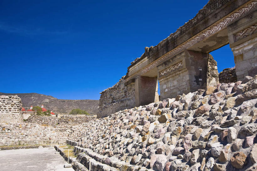 无人,横图,室外,白天,仰视,旅游,度假,石头,美景,名胜古迹,山,山脉,标志建筑,地标,建筑,墨西哥,阴影,遗迹,光线,石子,影子,墙,景观,山峰,山峦,古迹,文物,娱乐,建设,古建筑,废墟,墙壁,墙面,蓝色,蓝天,天空,阳光,自然,群山,天,享受,休闲,旅游胜地,景色,放松,晴朗,北美,北美洲,自然风光,美洲,古文明,万里无云,瓦哈卡州,瓦哈卡,米特拉,北亚美利加洲,亚美利加洲,墨西哥合众国,仙人掌王国,瓦哈卡德华雷斯,石块,晴空,晴空万里,彩图,低角度拍摄
