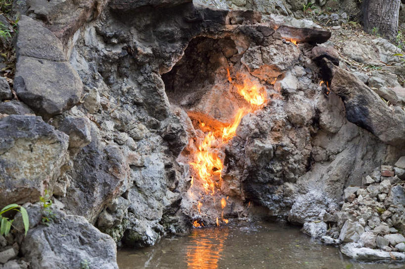 无人,横图,室外,白天,正面,旅游,度假,热情,石头,美景,山,山脉,温泉,雾,火,台湾,中国,亚洲,沸腾,蒸汽,火焰,石子,景观,山峰,山峦,水蒸气,雾气,燃烧,娱乐,倒影,自然,群山,享受,休闲,温暖,景色,放松,泉水,温和,气体,倒映,自然风光,东亚,沉积岩,台南市,港澳台,中华人民共和国,蒸发,台湾省,台南,反照,地热,水成岩,石块,岩石,彩图,白河区,白河镇,关子岭,台