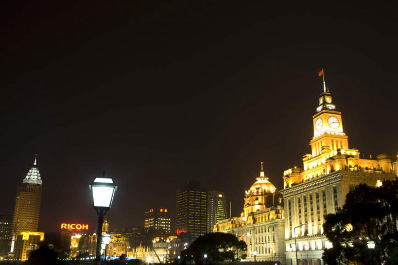 无人,高楼大厦,横图,室外,夜晚,仰视,度假,办公楼,美景,植物,城市风光,城市,大厦,建筑,路灯,摩天大楼,写字楼,照明,上海,中国,亚洲,阴影,光线,影子,景观,灯光,娱乐,灯,树,树木,绿色,自然,楼宇,享受,休闲,商务楼,景色,放松,生长,成长,照亮,申,照明设备,黄浦区,东亚,海关大楼,中山东一路,上海市,中华人民共和国,沪,华东地区,彩图,低角度拍摄,大楼,高层建筑,高楼,摩天楼