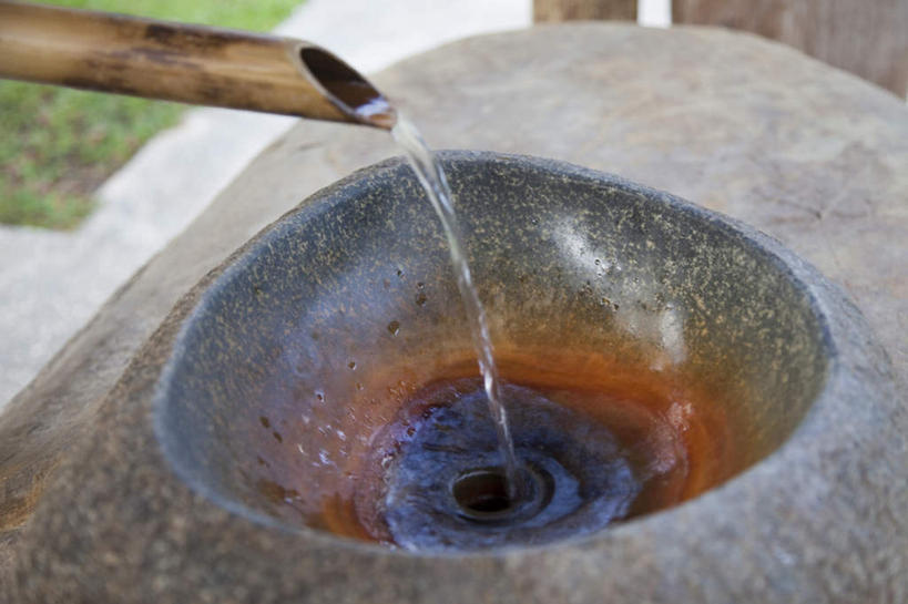 无人,横图,俯视,室外,特写,白天,纯洁,草地,草坪,水,植物,竹子,台湾,中国,亚洲,水槽,液体,水滴,水斗,草,树,树木,绿色,自然,生长,成长,高雅,下降,降落,东亚,屏东县,港澳台,中华人民共和国,奉献,质朴,正直,台湾省,担当,降低,下跌,下落,竹,彩图,高角度拍摄,屏,屏东,屏县,奋进,操守,四君子,岁寒三友,性坚,虚怀,虚心,善群,卓尔,台