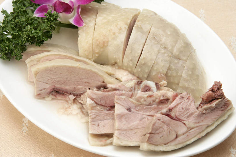 无人,横图,俯视,室内,特写,白天,白色背景,烹饪,中餐,餐具,阴影,盛开,反射,碟子,盘,影子,花菜,花椰菜,西兰花,鸡肉,肉,料理,食品,花蕾,菜肴,美食,肉类,花,花瓣,花朵,鲜花,食物,盘子,碟,花苞,花蕊,中式,摄影,佳肴,影棚,椰菜花,肉食,白斩鸡,甘蓝花,三黄油鸡,彩图,高角度拍摄,影棚拍摄,拍摄