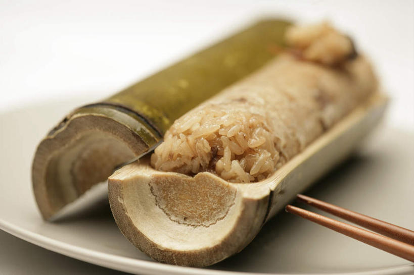 无人,横图,俯视,室内,特写,白天,白色背景,烹饪,中餐,筷子,餐具,一双,阴影,朦胧,模糊,反射,碟子,盘,影子,谷类,谷物,料理,食品,糯米,米,筷笼,文化,传统,大米,菜肴,美食,食物,盘子,容器,碟,中式,摄影,佳肴,影棚,礼节,礼仪,竹筒饭,筷筒,箸筒,江米,进餐用具,彩图,高角度拍摄,影棚拍摄,拍摄,香竹饭,竹筒香饭