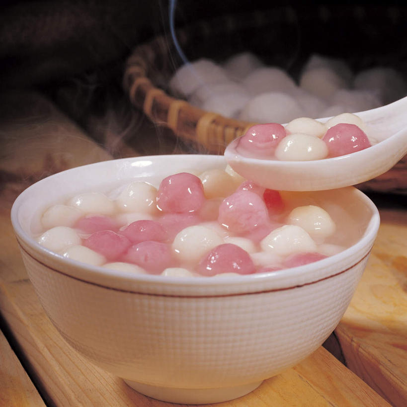 点心,汤团,无人,方图,俯视,室内,特写,白天,桌面,桌子,元宵节,许多,阴影,节日,朦胧,模糊,庆祝,反射,木制,影子,陶瓷,料理,食品,陶瓷制品,文化,美食,食物,糕点,一个,木制品,容器,碗,庆典,中式,单个,纪念,储藏,储存,汤圆,元宵,彩图,高角度拍摄,春灯节,上元节,小正月,贮存