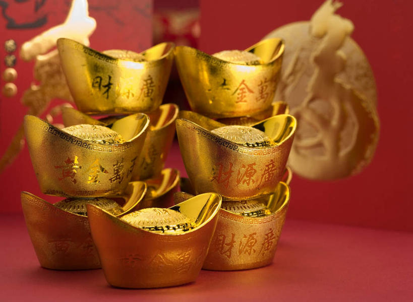 无人,横图,室内,特写,白天,正面,幸福,钱,静物,一排,许多,阴影,艺术,整齐,反射,钱币,影子,文化,排列,福字,金融,金元宝,经济,堆,队列,中国文化,流通,贸易,祝愿,福,福气,货币,金币,彩图,福运,春节贴,福字帖,元宝,传统文化