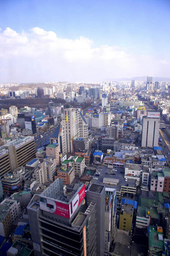 无人,高楼大厦,竖图,俯视,室外,白天,度假,办公楼,美景,城市风光,城市,大厦,道路,建筑,路,摩天大楼,写字楼,公路,朝鲜,韩国,亚洲,阴影,光线,影子,景观,云,云朵,交通,云彩,娱乐,蓝色,白云,蓝天,天空,阳光,楼宇,天,享受,休闲,商务楼,景色,放松,晴朗,东亚,大韩民国,朝鲜半岛,朝鲜民主主义人民共和国,韩半岛,晴空,马路,彩图,高角度拍摄,大楼,高层建筑,高楼,摩天楼