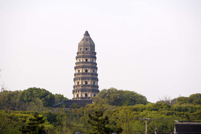 无人,寺庙,横图,室外,白天,仰视,旅游,度假,美景,植物,中国,亚洲,阴影,光线,影子,景观,塔,娱乐,江苏,苏州,宝塔,树,树木,蓝色,绿色,蓝天,天空,阳光,自然,庙宇,天,享受,休闲,景色,放松,生长,晴朗,成长,自然风光,东亚,江苏省,苏州市,虎丘,虎丘塔,万里无云,中华人民共和国,华东地区,苏,浮图,浮屠,云岩寺,云岩寺塔,虎丘山,晴空,晴空万里,彩图,低角度拍摄,庙,寺