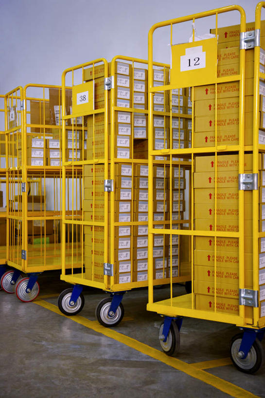 无人,工厂,竖图,室内,白天,正面,一堆,许多,堆叠,堆积,木制,轮子,木盒,仓库,架子,木制品,容器,储藏,堆,储存,彩图,工地,制造厂,贮存