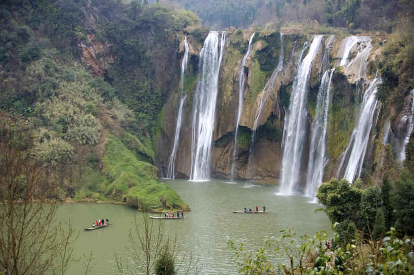 无人,横图,俯视,室外,白天,旅游,度假,美景,瀑布,森林,山,山脉,树林,水,植物,中国,亚洲,阴影,飞溅,溅,光线,液体,影子,景观,山峰,水滴,山峦,娱乐,云南,水珠,树,树木,绿色,阳光,自然,群山,享受,休闲,景色,放松,生长,成长,喷洒,自然风光,东亚,罗平,云南省,九龙瀑布,曲靖市,曲靖,罗平县,中华人民共和国,西南地区,滇,跌水,彩图,高角度拍摄