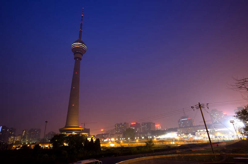 无人,家,高楼大厦,横图,室外,夜晚,仰视,旅游,度假,办公楼,标志建筑,大厦,道路,地标,建筑,路,路灯,摩天大楼,写字楼,夜景,公路,汽车,照明,北京,中国,亚洲,阴影,光线,影子,房屋,屋子,公寓,灯光,交通,首都,娱乐,建设,洋房,楼房,住宅,车,灯,楼宇,交通工具,轿车,享受,休闲,旅游胜地,商务楼,放松,照亮,照明设备,载具,东亚,海淀区,中央广播电视塔,中华人民共和国,北京市,京,北平,华北地区,马路,彩图,低角度拍摄,房子,大楼,高层建筑,高楼,摩天楼