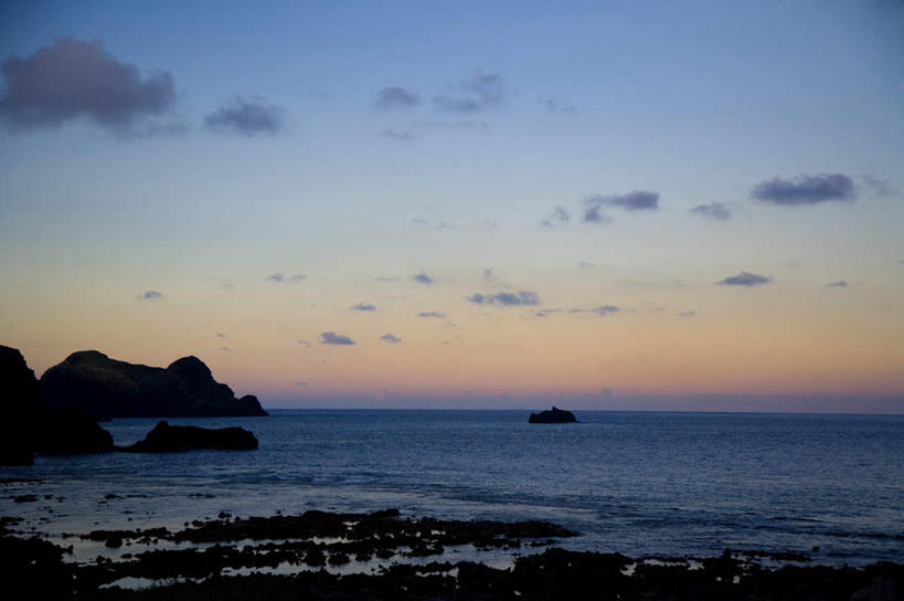 无人,横图,室外,白天,正面,旅游,度假,海浪,海洋,石头,美景,日落,沙滩,台湾,中国,亚洲,沙子,石子,海岸,景观,浪花,水平线,晚霞,霞光,落日,辽阔,海平线,沙地,娱乐,自然,海水,黄昏,享受,休闲,广阔,景色,彩霞,放松,一望无际,自然风光,绿岛,海景,东亚,台东县,港澳台,中华人民共和国,台湾省,无边无际,一马平川,夕照,大海,风浪,海,海水的波动,海滩,近岸浪,石块,岩石,涌浪,夕阳,彩图,火烧岛,绿岛乡,台东,水天相接,水天一线,斜阳,台