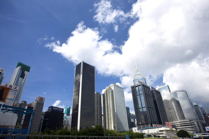 无人,家,高楼大厦,横图,全景,室外,白天,仰视,度假,办公楼,美景,天际线,植物,城市风光,城市,大厦,建筑,摩天大楼,写字楼,香港,中国,亚洲,阴影,光线,信息,影子,房屋,屋子,景观,云,云朵,公寓,云彩,娱乐,洋房,楼房,布告,布告栏,住宅,树,树木,蓝色,绿色,白云,蓝天,天空,阳光,自然,楼宇,天,享受,休闲,商务楼,景色,放松,生长,晴朗,成长,港,通知,公告,传播,消息,东亚,湾仔,香港特别行政区,港澳台,中华人民共和国,公布栏,湾仔区,晴空,彩图,低角度拍摄,房子,大楼,高层建筑,高楼,摩天楼