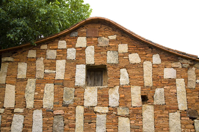 无人,家,横图,室外,白天,仰视,旅游,度假,石头,植物,建筑,台湾,中国,亚洲,石子,瓦片,房屋,墙,屋子,瓦,娱乐,楼房,墙壁,墙面,住宅,树,树木,绿色,自然,享受,休闲,放松,建造,生长,成长,东亚,屋瓦,港澳台,中华人民共和国,台湾省,石块,彩图,低角度拍摄,房子,金门,金门县,台