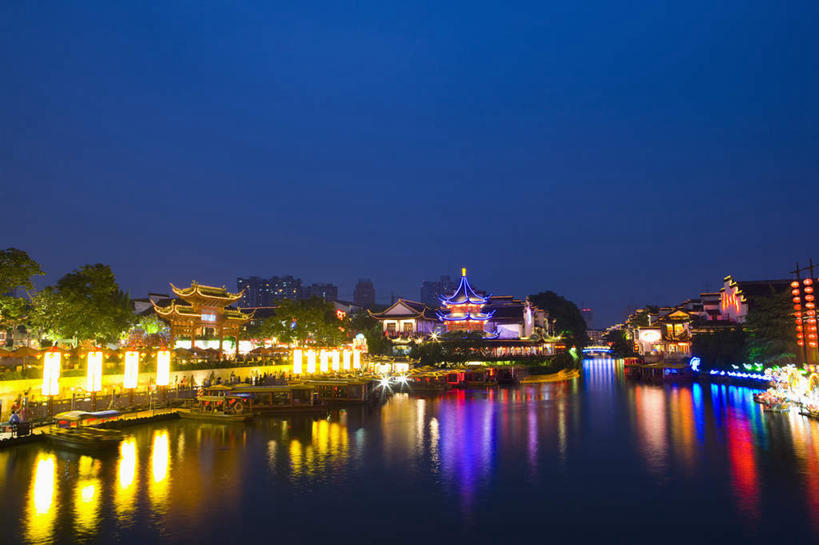 无人,家,横图,室外,夜晚,正面,度假,河流,美景,水,植物,城市风光,城市,路灯,夜景,照明,南京,中国,亚洲,阴影,光线,影子,房屋,屋子,河水,景观,水流,公寓,灯光,娱乐,江苏,洋房,楼房,住宅,灯,树,树木,绿色,自然,享受,休闲,景色,放松,生长,成长,夫子庙,照亮,照明设备,东亚,江苏省,南京市,中华人民共和国,华东地区,苏,省会,南京夫子庙,石头城,彩图,房子