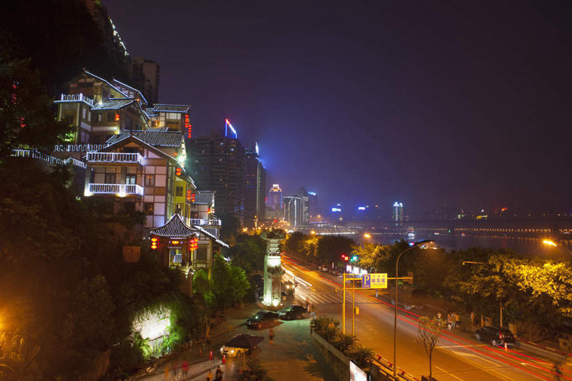 无人,家,横图,室外,夜晚,正面,旅游,度假,河流,美景,水,植物,楼梯,城市风光,城市,建筑,路灯,夜景,照明,重庆,中国,亚洲,阴影,光线,影子,房屋,阶梯,屋子,景观,水流,公寓,建筑群,走道,走廊,过道,灯光,娱乐,建设,洋房,楼房,台阶,住宅,灯,树,树木,绿色,自然,享受,休闲,景色,放松,生长,成长,照亮,照明设备,长江,东亚,嘉陵江,洪崖洞,洋人街,中华人民共和国,西南地区,灯火辉煌,重庆市,渝,火树银花,灯烛辉煌,彩图,房子