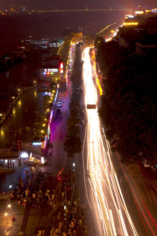 无人,竖图,俯视,航拍,室外,夜晚,长时间曝光,度假,美景,植物,城市风光,城市,道路,路,路灯,夜景,公路,照明,武汉,中国,亚洲,阴影,朦胧,模糊,光线,影子,景观,高架,灯光,交通,娱乐,灯,树,树木,绿色,自然,享受,休闲,景色,放松,生长,成长,照亮,照明设备,鸟瞰,曝光,高架桥,东亚,湖北,湖北省,武昌区,武汉市,武昌,高架道路,跨线桥,汉阳,中华人民共和国,省会,华中地区,鄂,彩图,高角度拍摄,龟山,汉阳区