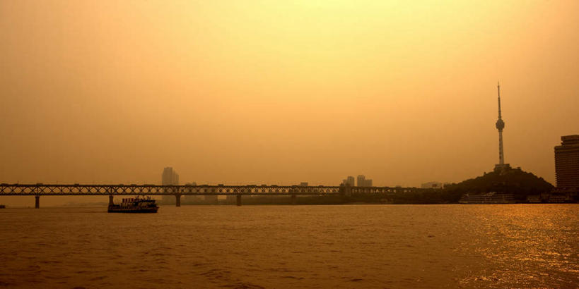 无人,横图,室外,白天,正面,旅游,度假,河流,日落,水,植物,标志建筑,大桥,地标,建筑,立交桥,轮船,桥梁,船,武汉,中国,亚洲,一艘,波纹,河水,水流,晚霞,霞光,落日,高架,斜拉桥,桥,涟漪,娱乐,建设,树,树木,绿色,水纹,自然,黄昏,交通工具,波浪,享受,休闲,旅游胜地,彩霞,放松,生长,成长,载具,东亚,湖北,湖北省,武昌区,武汉市,武昌,武汉长江大桥,汉阳,中华人民共和国,省会,水晕,华中地区,鄂,夕照,夕阳,彩图,龟山,汉阳区,黄鹄山,蛇山,斜阳