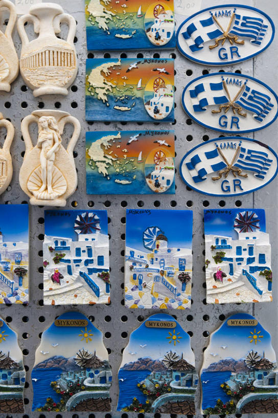 无人,竖图,室外,特写,白天,正面,工艺美术品,希腊,欧洲,艺术,装饰,陶瓷,墙,陶瓷制品,艺术品,货摊,墙壁,墙面,工艺品,工艺,华丽,修饰,美术,点缀,基克拉迪群岛,希腊共和国,米克诺斯岛,衬托,美观,雅致,雅观,基克拉泽斯群岛,彩图