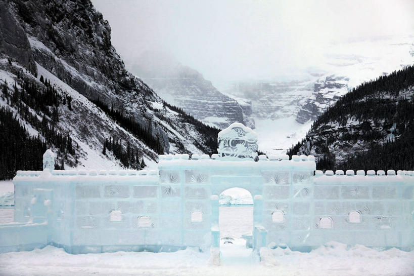 无人,横图,室外,白天,正面,旅游,度假,美景,山,雪,雪山,大雪,雕塑,加拿大,艺术,装饰,雕刻,雕像,冰,积雪,景观,山峰,雪景,冬季,冬天,山峦,娱乐,自然,工艺品,享受,休闲,景色,放松,寒冷,纪念,美术,冰冷,北美,北美洲,国家公园,自然风光,冰雕,主题,美洲,陈列,阿尔伯塔省,班夫国家公园,阿尔伯塔,功能,美学,北亚美利加洲,亚美利加洲,严寒,冰凉,酷寒,凛冽,凛凛,极冷,艾伯塔,艾伯塔省,露易斯湖,彩图