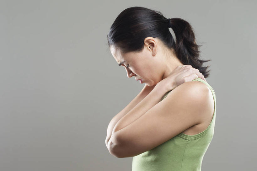 东方人,一个人,站,举,闭眼,摸,横图,室内,白天,侧面,亚洲,仅一个年轻女性,仅一个女性,仅一个人,抚摸,灰色背景,服装,背心,黄种人,衣服,绿色,低头,托,站着,疲倦,摄影,服饰,影棚,疲劳,疲惫,衣着,穿着,失落,痛,疼,疲乏,衣饰,年轻女性,女人,女性,亚洲人,闭眼睛,闭着眼,闭着眼睛,触摸,接触,举起,举手,举着,向上举,向上伸,向上托,站立,半身,彩图,影棚拍摄,拍摄