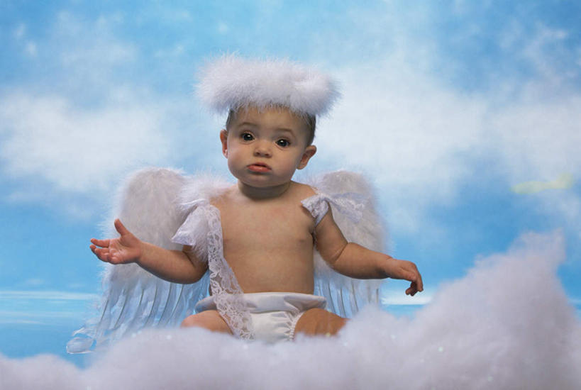 西方人,婴儿,儿童,一个人,坐,横图,室外,白天,正面,纯洁,欧洲,欧洲人,仅一个人,天使,阴影,服装,光线,翅膀,影子,云,云朵,云彩,注视,尿布,纸尿裤,尿不湿,小孩,衣服,蓝色,白云,蓝天,天空,阳光,天,观察,看,可爱,服饰,活泼,晴朗,观看,察看,神圣,衣着,纸尿布,穿着,关注,善良,宝宝,表演服,演出服,信徒,纯真,烂漫,无邪,纸尿片,使者,衣饰,道具服,伶俐,圣洁,天真,白种人,孩子,晴空,坐着,半身,彩图