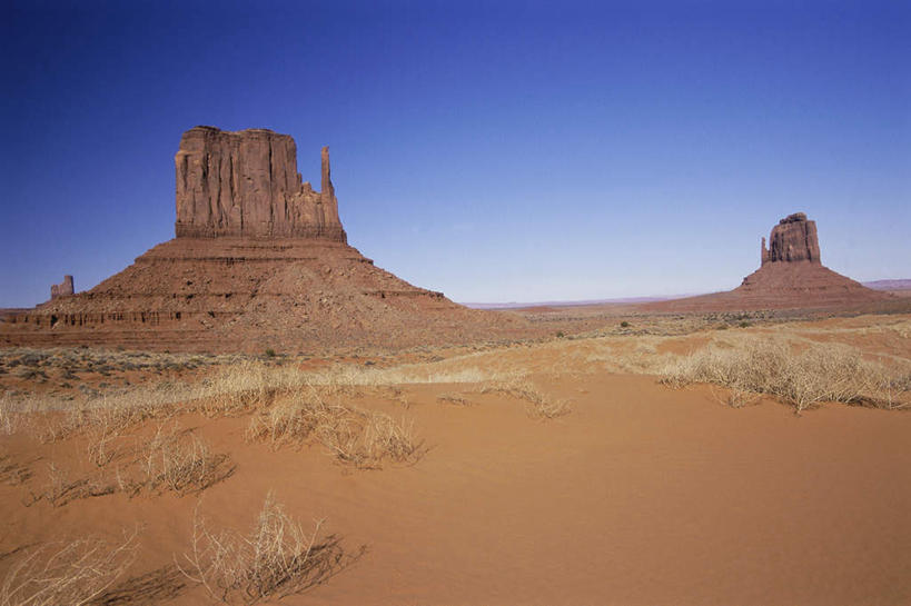 无人,横图,室外,白天,正面,旅游,度假,石头,美景,沙漠,山,山脉,美国,阴影,光线,石子,影子,景观,山峰,山峦,娱乐,蓝色,蓝天,天空,阳光,自然,群山,天,享受,休闲,景色,放松,晴朗,亚利桑那,北美,北美洲,自然风光,美洲,亚利桑那州,万里无云,纪念碑山谷,纪念碑谷,纪念碑山谷公园,纪念谷,大峡谷之州,北亚美利加洲,亚美利加洲,纪念碑谷纳瓦霍部落公园,大漠,砂漠,石块,岩石,晴空,晴空万里,彩图