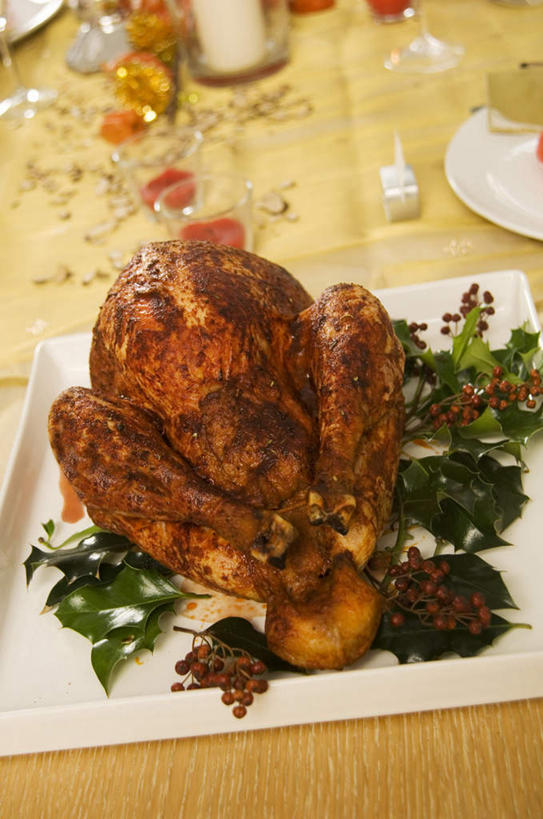 无人,竖图,俯视,室内,特写,白天,烹饪,西餐,桌面,桌子,圣诞节,阴影,节日,庆祝,反射,木制,影子,料理,食品,文化,菜肴,美食,食物,一只,木制品,庆典,西式,摄影,佳肴,影棚,纪念,红籽,赤阳子,火把果,火棘,救兵粮,救命粮,彩图,高角度拍摄,影棚拍摄,拍摄